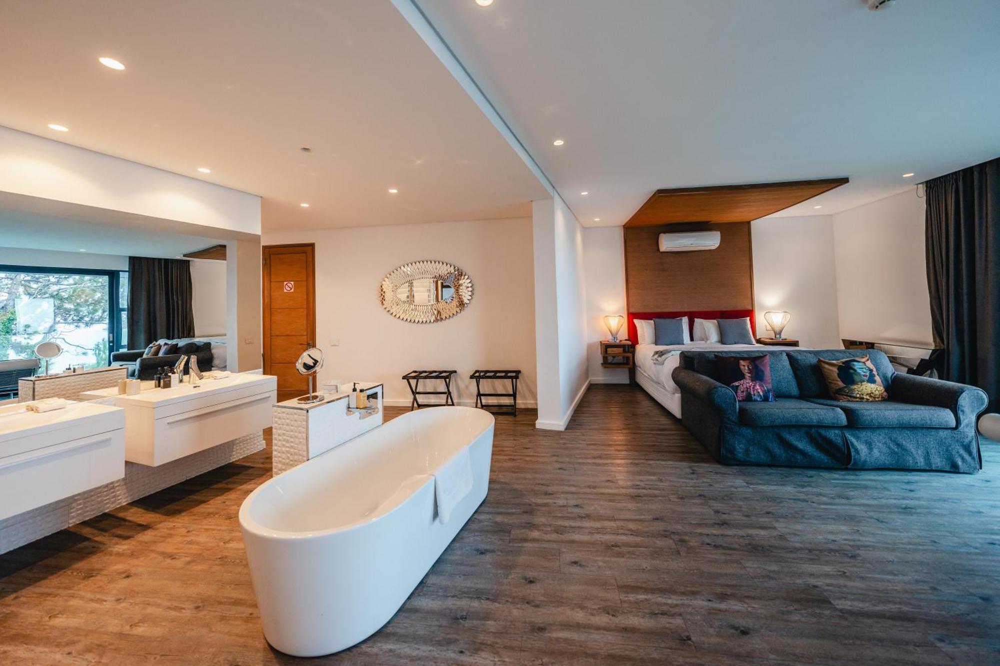 Sea Star Rocks 4*